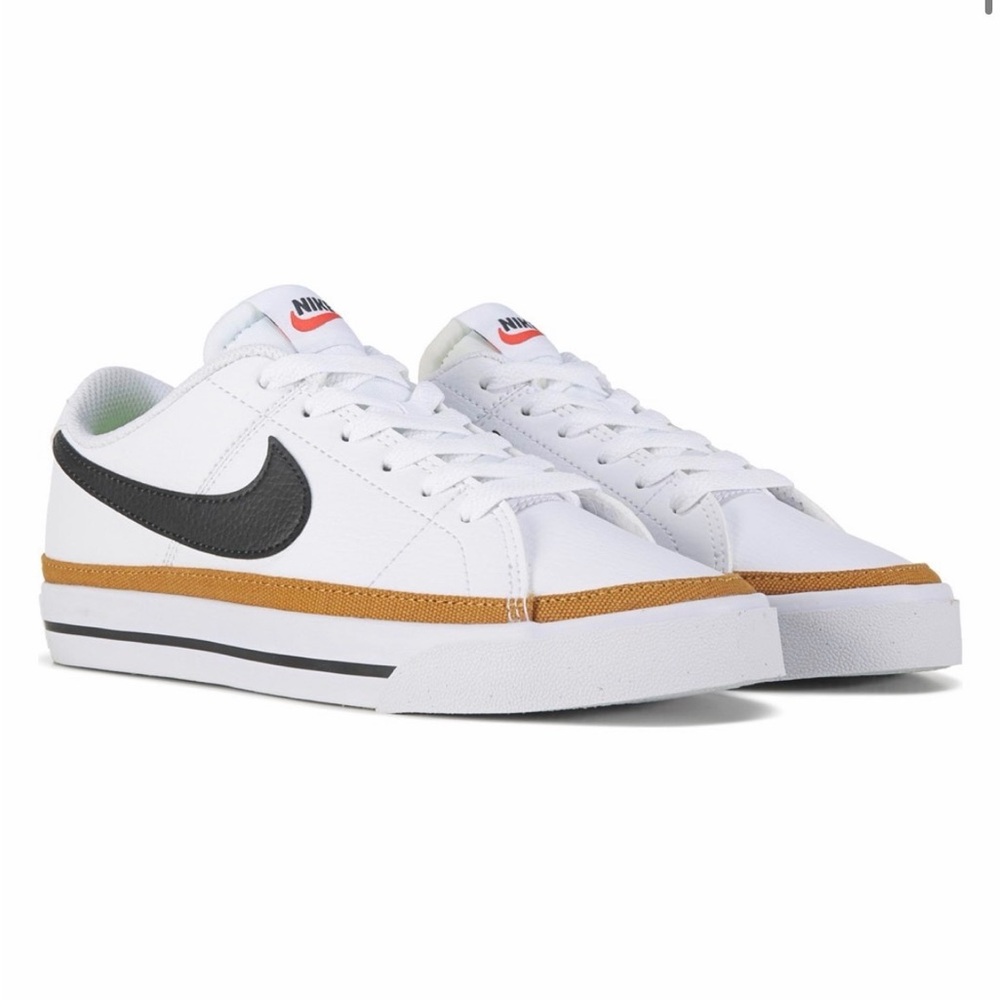 Women's Court Legacy Leather Sneaker - Size 8.5
